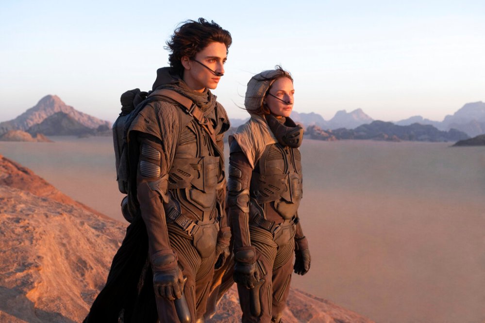 A picture of Timothee Chalamet and Rebecca Ferguson in the film "Dune."