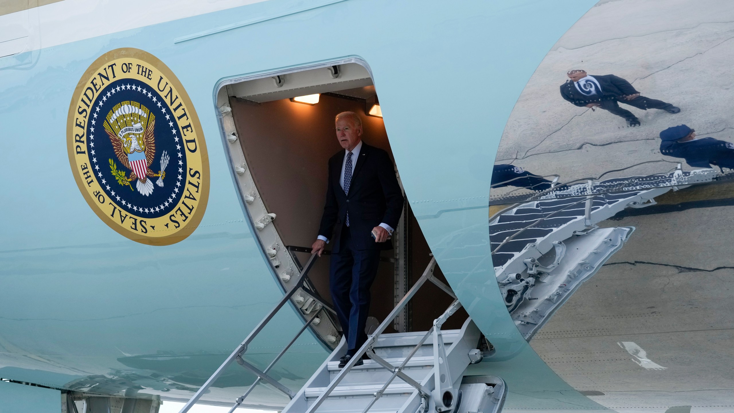 President Joe Biden walks down the steps of Air Force One at John F. Kennedy International Airport in New York, Sunday, Sept. 17, 2023. Biden is in New York to attend the United Nations General Assembly and attend fundraisers. (AP Photo/Susan Walsh)