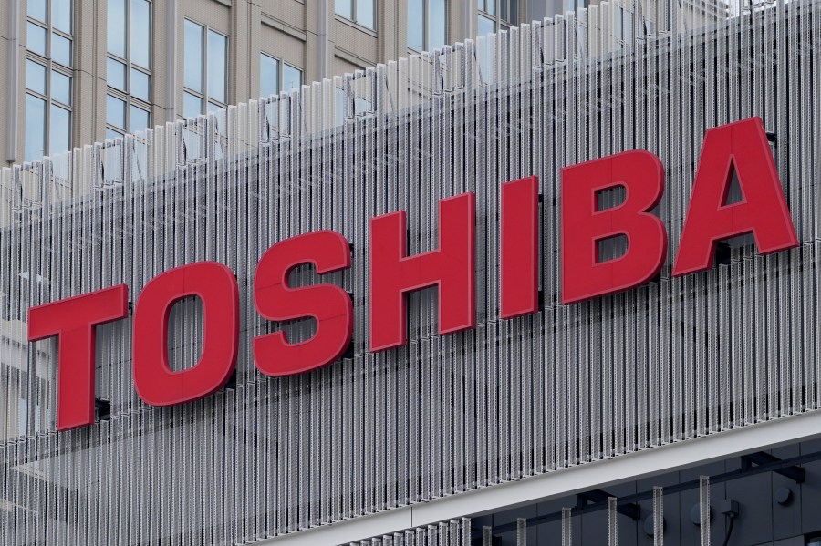 FILE - The logo of Toshiba Corp. is seen at a company's building in Kawasaki near Tokyo, on Feb. 19, 2022. A 2 trillion yen ($14 billion) tender offer for troubled electronics and energy giant Toshiba by a Japanese consortium has been completed, clearing the way for it to be delisted, the company said Thursday, Sept. 21, 2023. (AP Photo/Shuji Kajiyama, File)