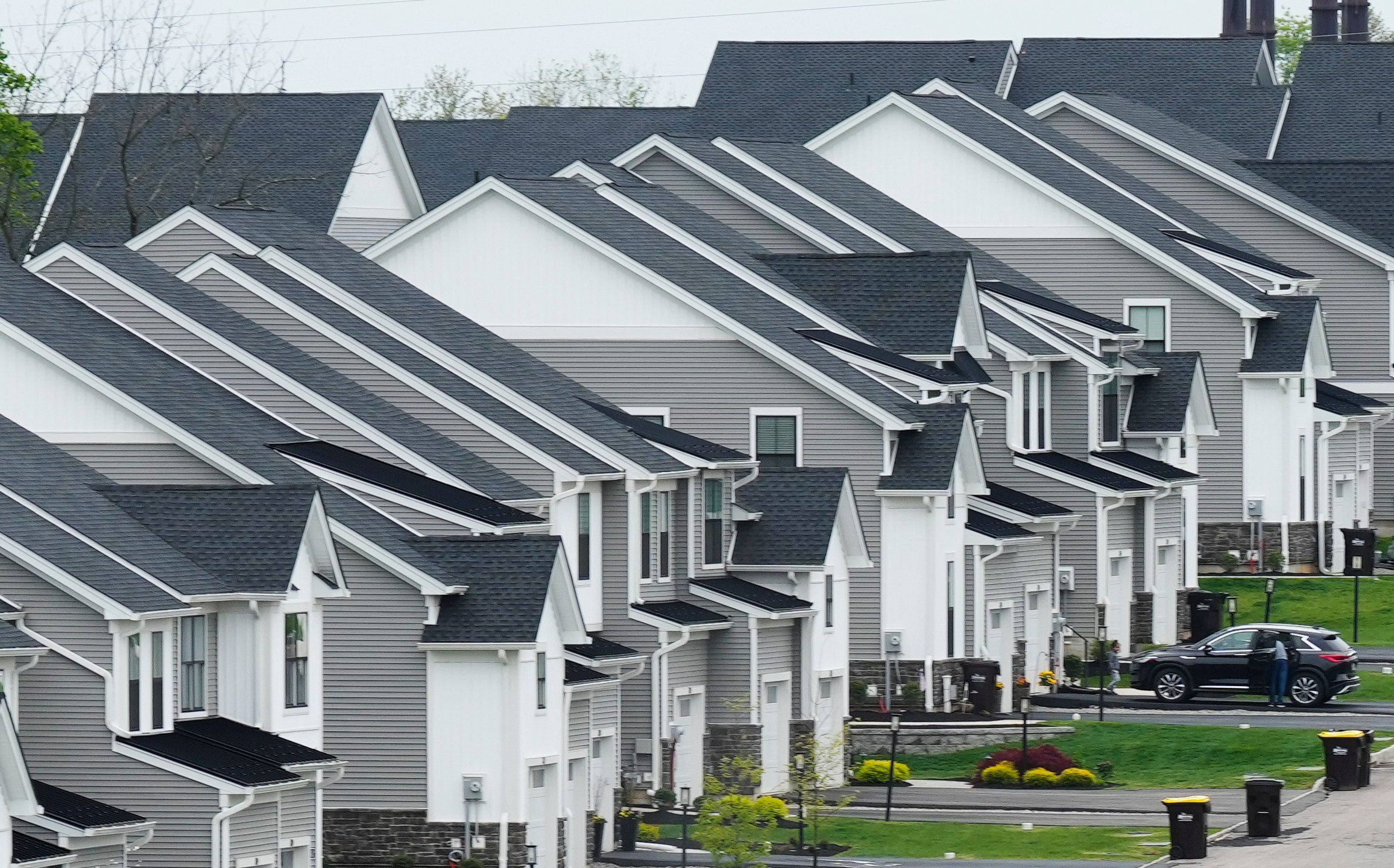 FILE - New homes in development in Eagleville, Pa., Friday, April 28, 2023. Homebuilders are stepping up construction of single-family homes following a steady decline in mortgage rates and broad expectation among economists that home loan borrowing costs will ease further in 2024. (AP Photo/Matt Rourke, File)