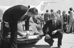 FILE - Republican presidential candidate Ronald Reagan, left, admires the bumper sticker on the car of Congressman Pete McCloskey as the congressman looks on, right, in San Jose, Calif., Sept. 25, 1980. Reagan was in the area on a campaign trip prior to leaving for more campaigning in Washington and Oregon. Former California Congressman McCloskey, who ran as a Republican challenging President Richard Nixon in 1972, has died Wednesday, May 8, 2024, at age 96. (AP Photo/Harrity, File)