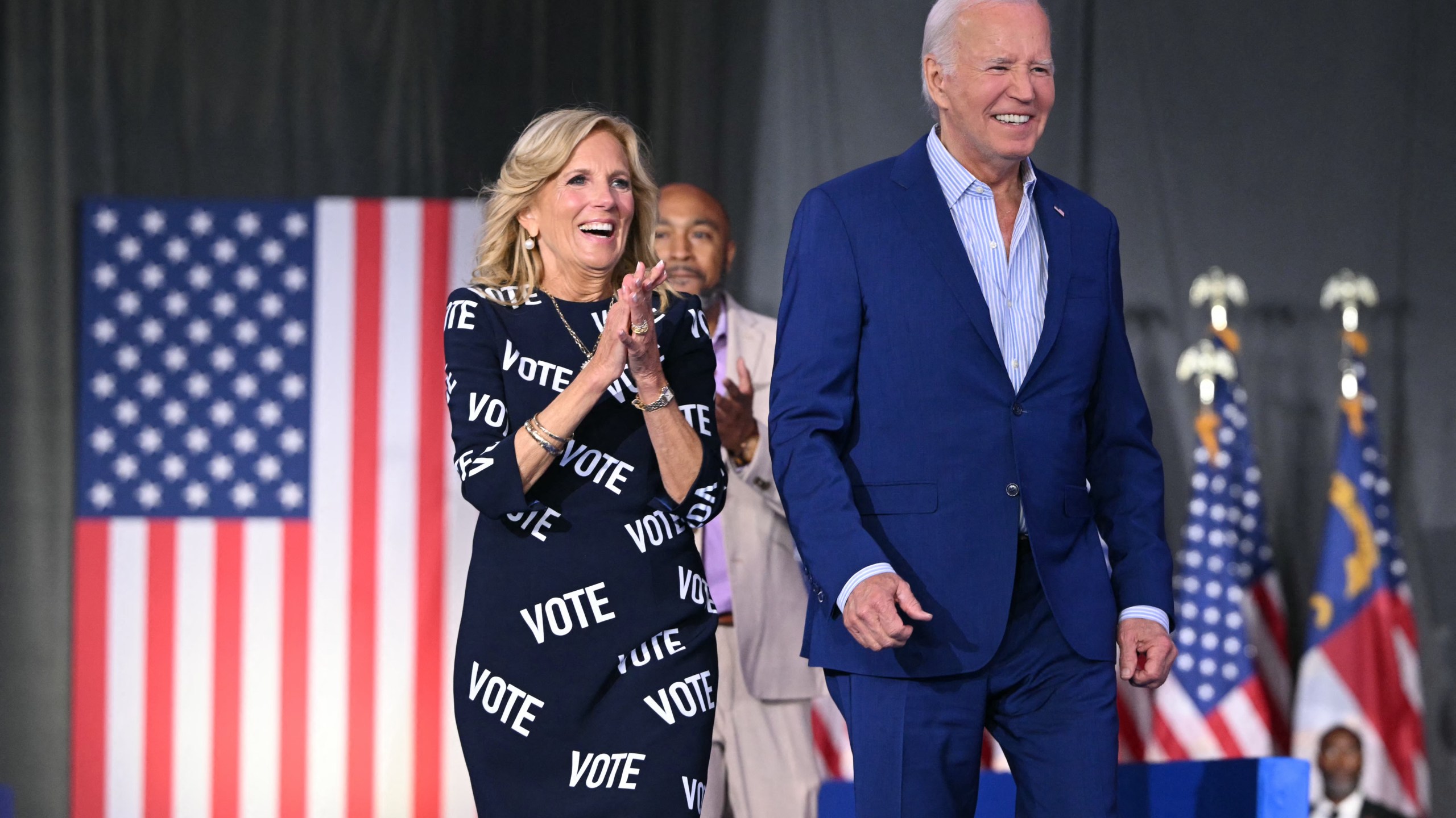 A picture of Joe and Jill Biden arriving at a rally after the first presidential debate.