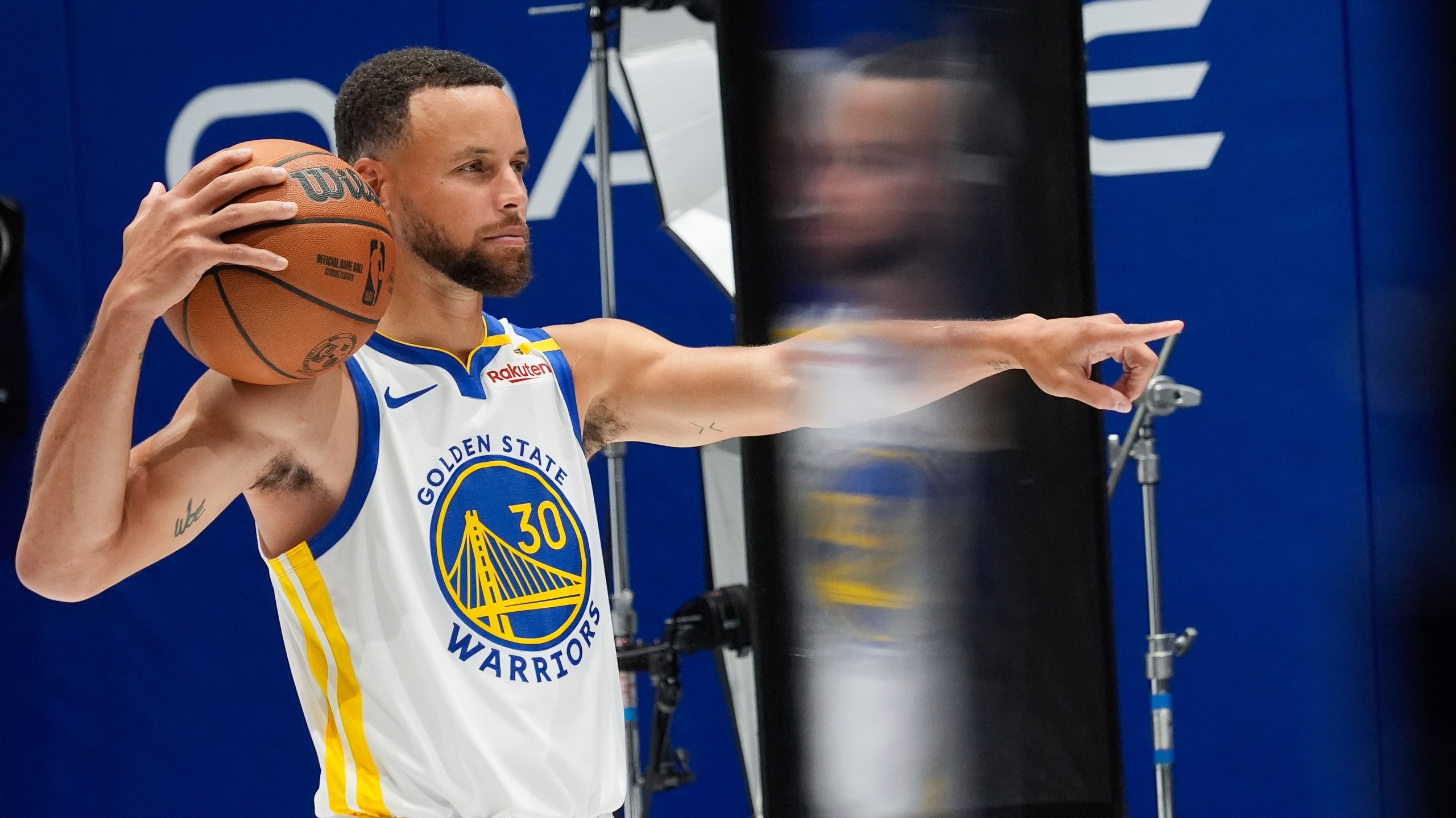 Golden State Warriors' Stephen Curry poses for a photo during the NBA basketball team's media day Monday, Sept. 30, 2024, in San Francisco. (AP Photo/Godofredo A. Vásquez)