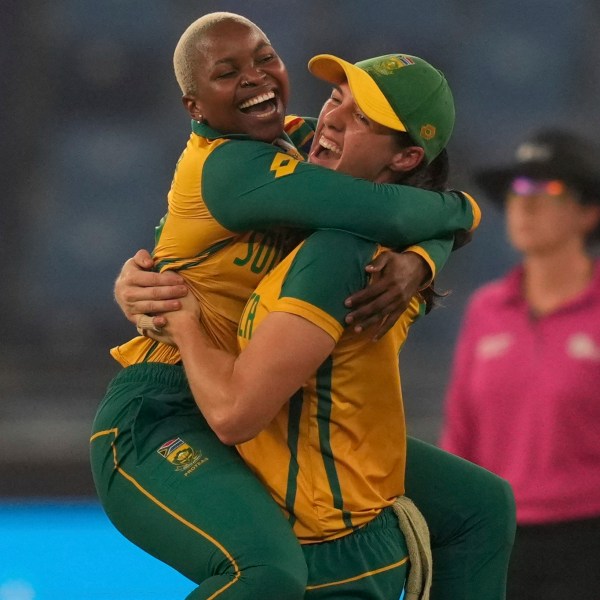 South Africa's Nonkululeko Mlaba, left, celebrates the wicket of New Zealand's Suzie Bates during the ICC Women's T20 World Cup 2024 final match between New Zealand and South Africa at Dubai, United Arab Emirates, Sunday, Oct. 20, 2024. (AP Photo/Altaf Qadri)