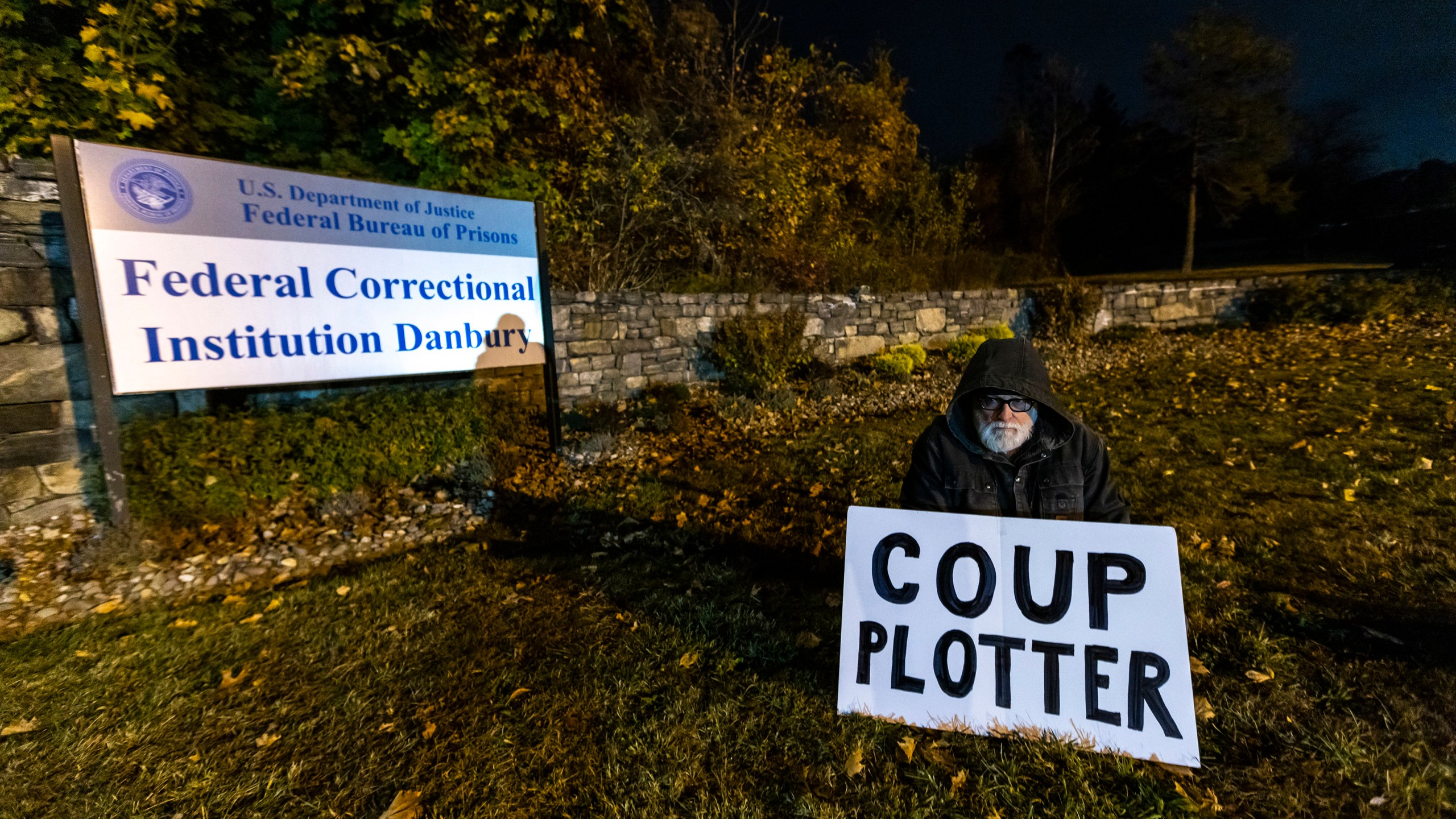 Bill Christeson waits for Steve Bannon's departure from the Federal Correctional Institution Danbury where Bannon was incarcerated, Tuesday, Oct. 29, 2024, in Danbury, Conn. (AP Photo/Eduardo Munoz Alvarez)