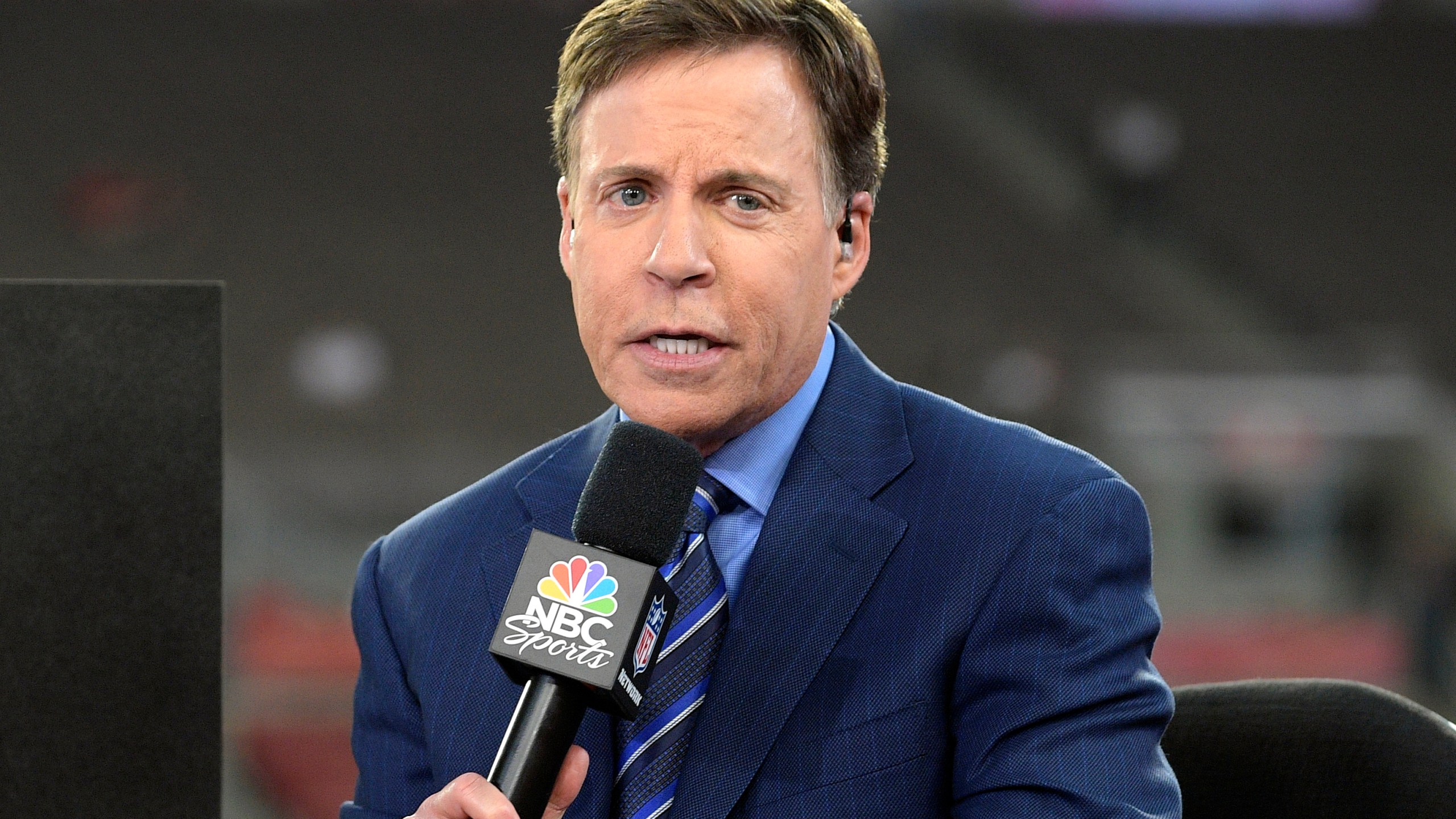 FILE 0 Bob Costas broadcasts from the field for Thursday Night Football before an NFL football game between the Tampa Bay Buccaneers and the Atlanta Falcons in Tampa, Fla., Thursday, Nov. 3, 2016. (AP Photo/Phelan M. Ebenhack, File)