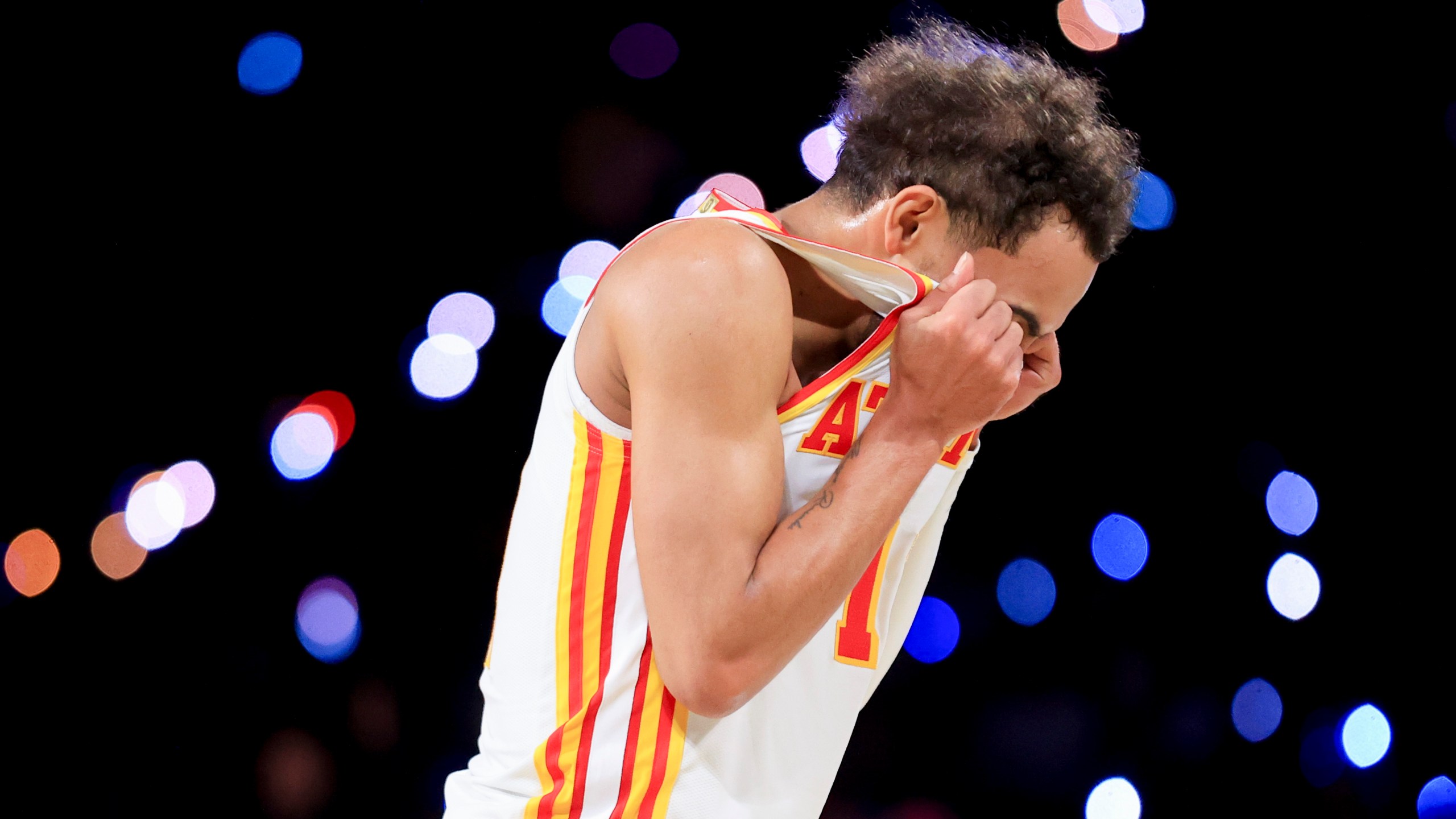 Atlanta Hawks guard Trae Young reacts after missing a 3-point basket during the second half of a semifinal game against the Milwaukee Bucks in the NBA Cup basketball tournament Saturday, Dec. 14, 2024, in Las Vegas. (AP Photo/Ian Maule)