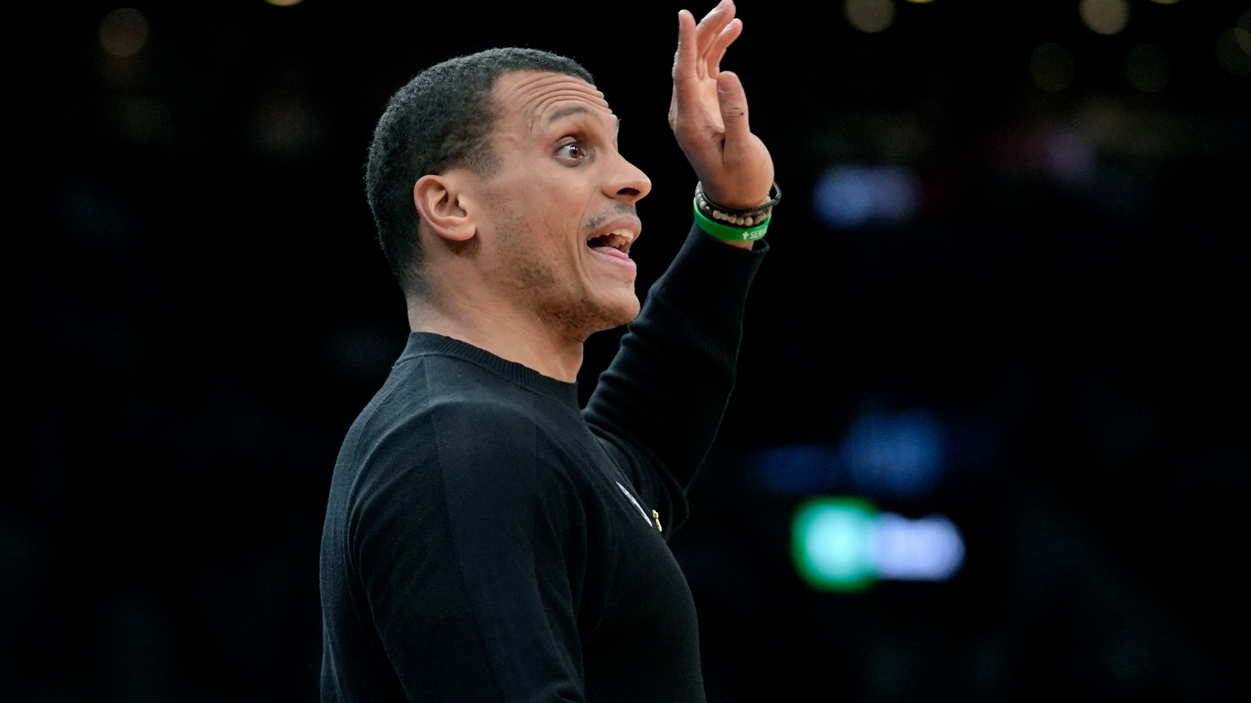 Boston Celtics head coach Joe Mazzulla shouts to his players in the first half of an NBA basketball game against the Chicago Bulls, Thursday, Dec. 19, 2024, in Boston. (AP Photo/Steven Senne)