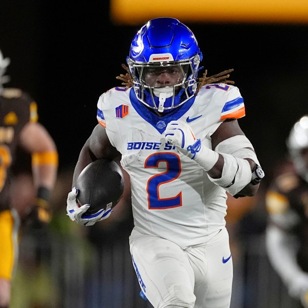 Boise State running back Ashton Jeanty (2) in the first half of an NCAA college football game Saturday, Nov. 23, 2024, in Laramie, Wyo. (AP Photo/David Zalubowski)