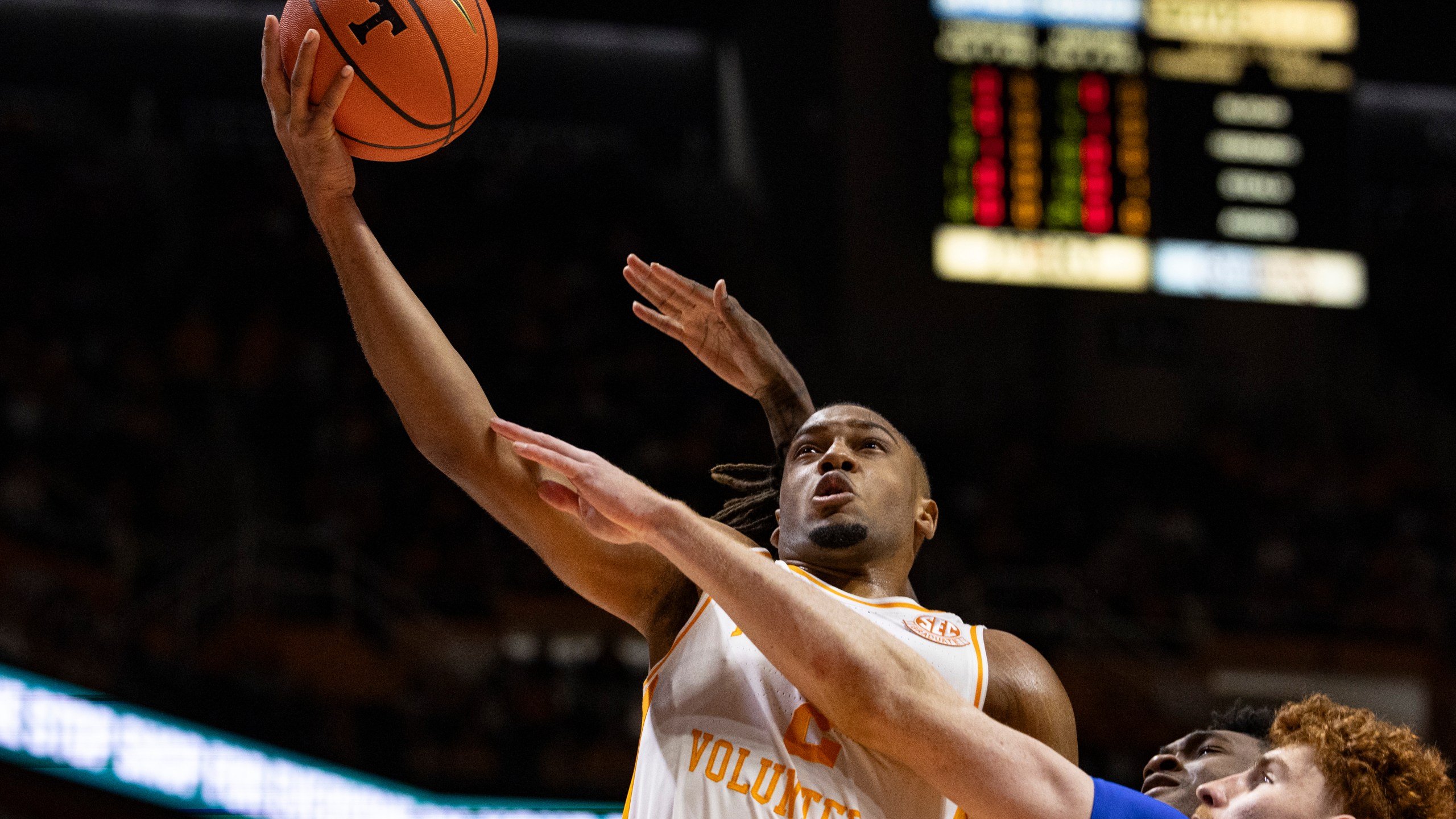 Tennessee guard Chaz Lanier (2) shoots during the first half of an NCAA college basketball game against Middle Tennessee, Monday, Dec. 23, 2024, in Knoxville, Tenn. (AP Photo/Wade Payne)