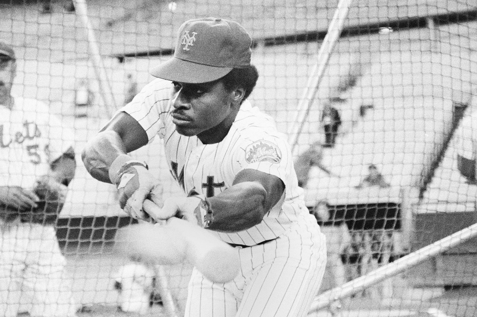 FILE - New York Mets Lenny Randle takes batting practice on Sept. 21, 1977 in New York. (AP Photo/Richard Drew, File)